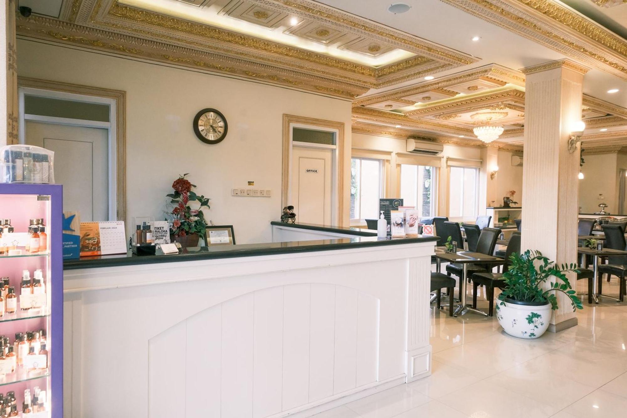 Ceria Boutique Hotel Maguwo ภายนอก รูปภาพ